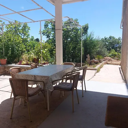 Daire Oliva Garden *